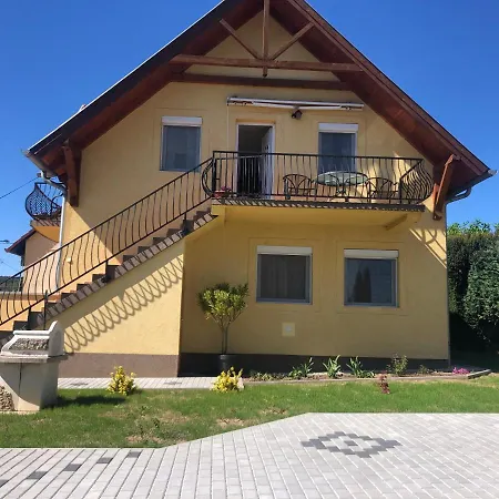 Laura-haus * 본보야크바세기