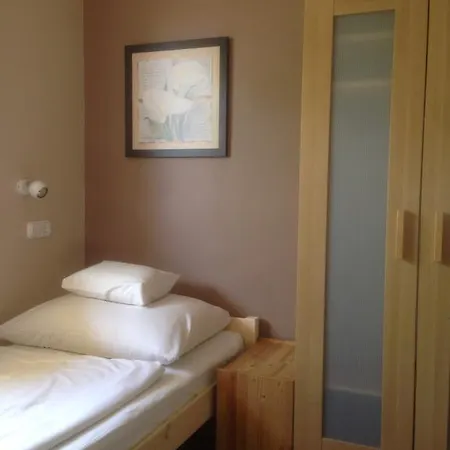 Laura-haus * 본보야크바세기