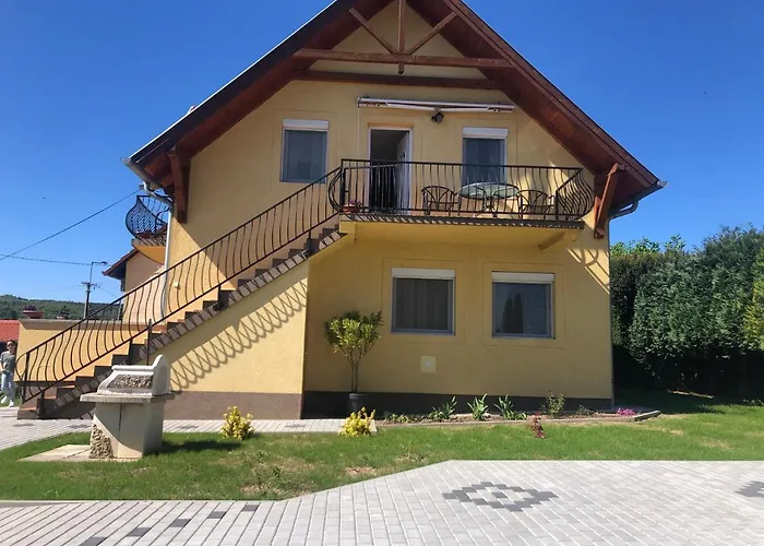 Laura-haus * Vonyarcvashegy