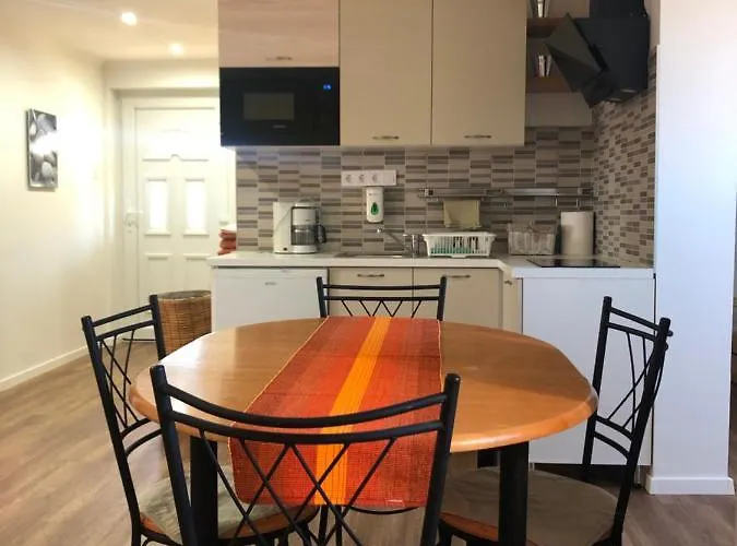 Laura-haus Apartment *