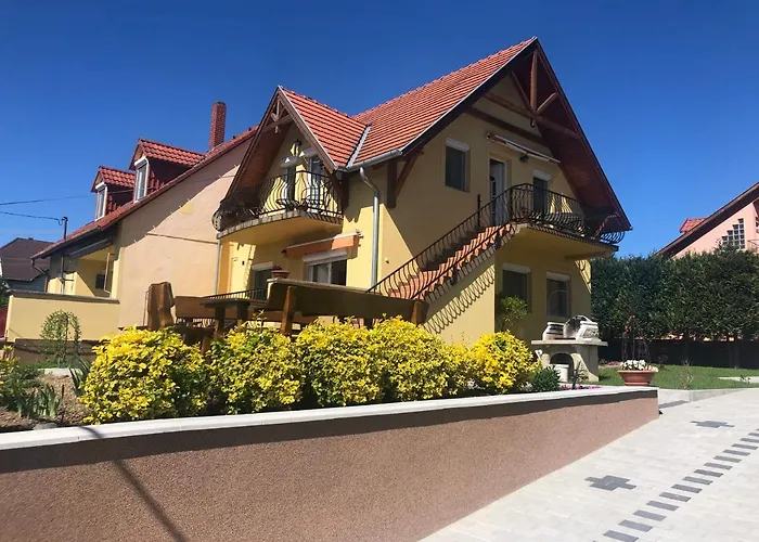 Laura-haus Apartment Vonyarcvashegy