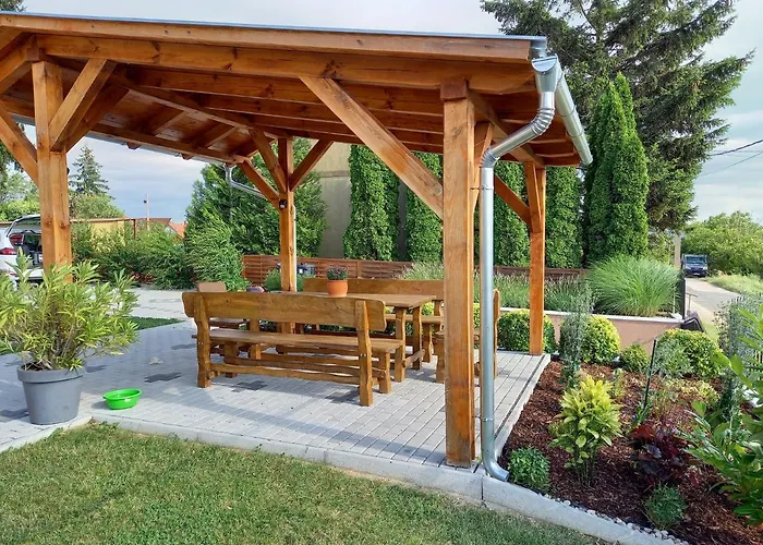 Laura-haus פוניארצוושהג'