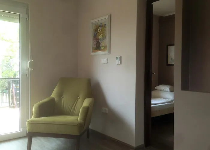 Laura-haus פוניארצוושהג'